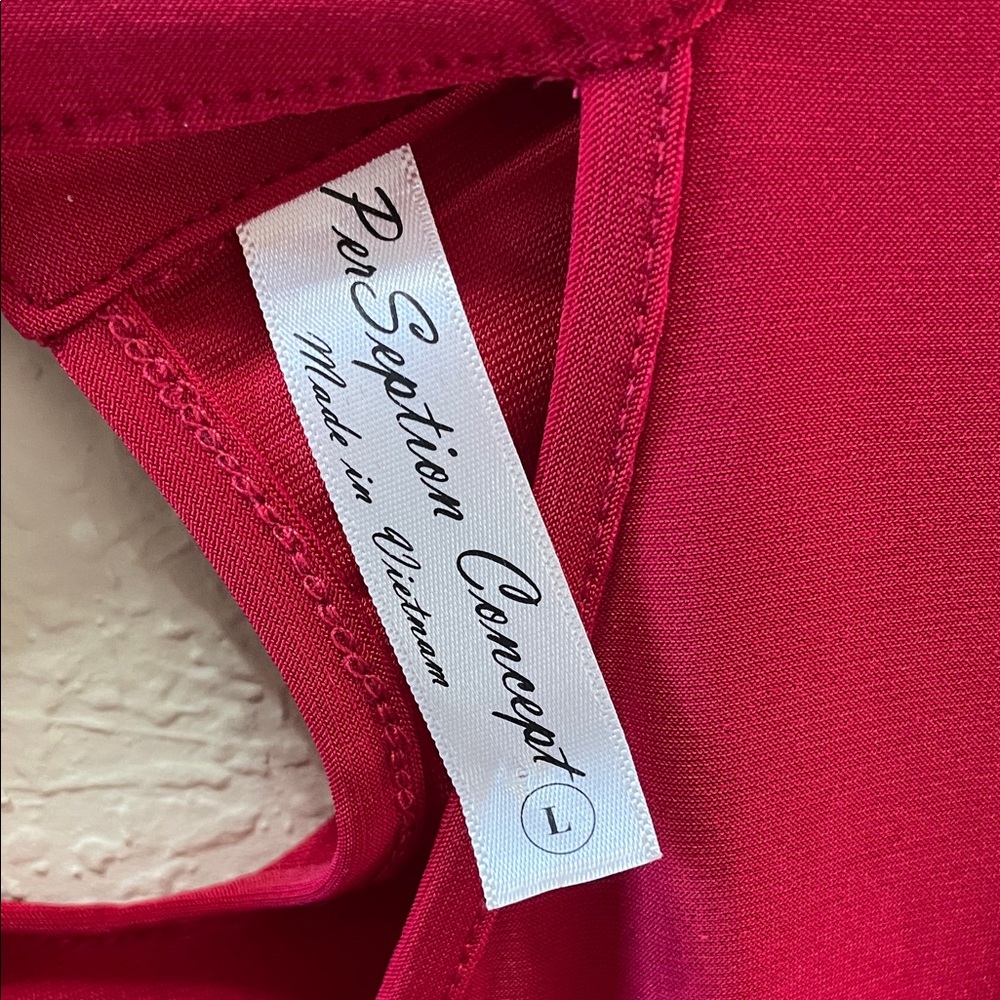 PerSeption Concept Raspberry Lace-Cap Keyhole Camisole - Picture 2 of 3